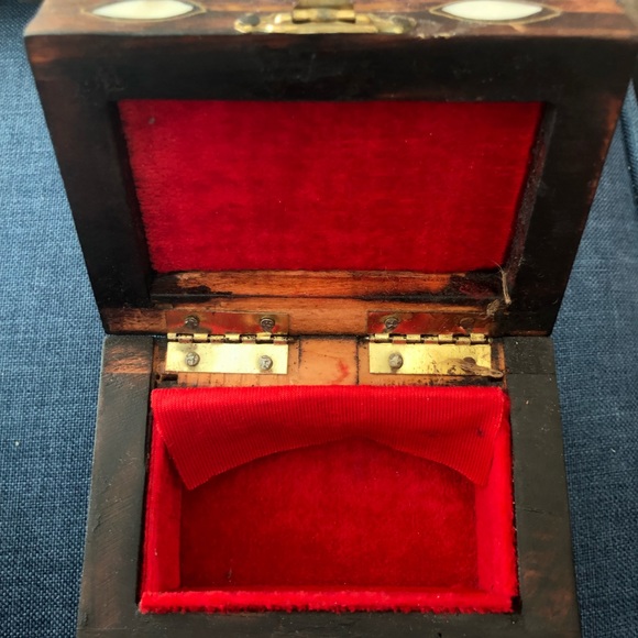 Box - Picture 2 of 3